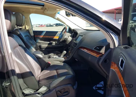 2015 Lincoln Mkt Ecoboost z USA, uszkodzony, nr VIN 2LMHJ5AT3FBL02069